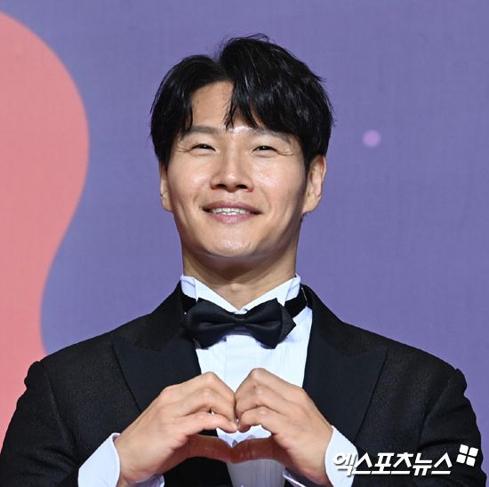 <b>김종국</b>, <b>결혼설</b> 진짜였나…유재석 "현재 솔로 아니야" 폭탄... 