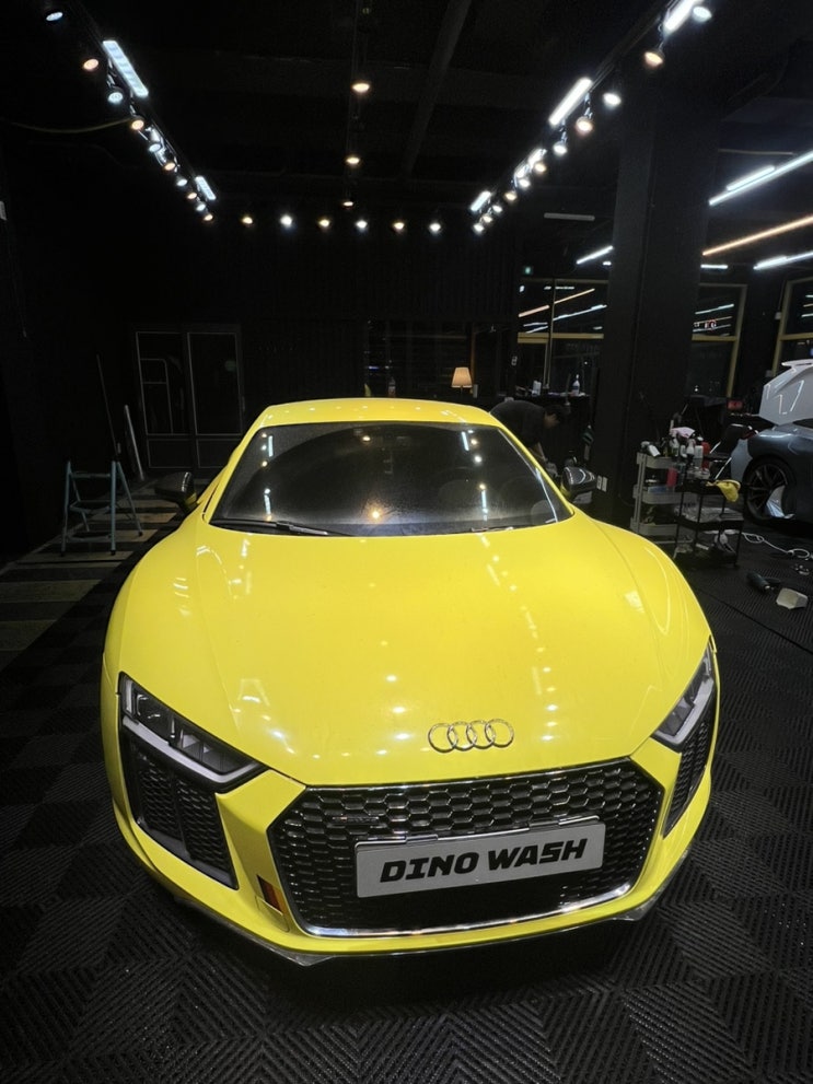 AUDI 아우디 r8 작업물입니다