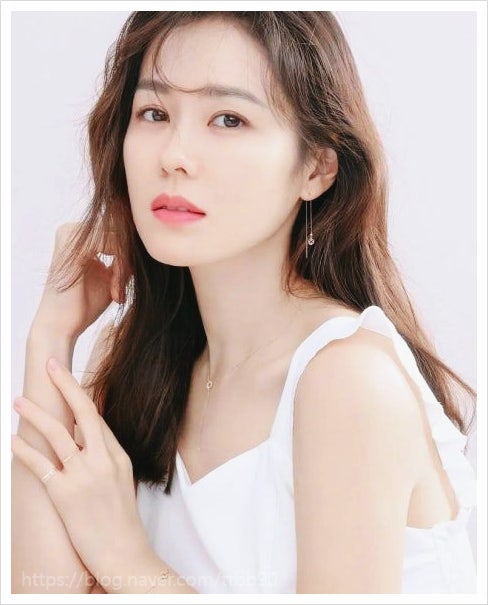 박찬욱 감독 이병헌 손예진 17년만에 완성된 영화 어쩔수가없다 비하인드 스토리 줄거리 대공개 개봉 예정