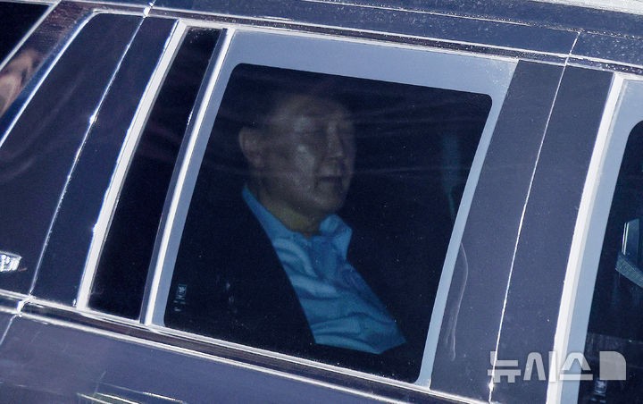 윤 <b>대통령</b>, 예정된 모든 <b>탄핵심판</b> <b>변론</b> 출석한다(종합)