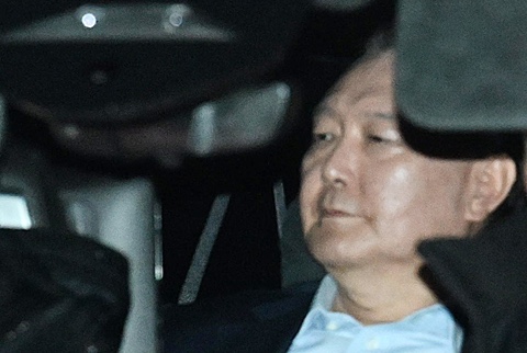 “전례 없는 <b>강제 구인</b>! 윤 대통령, 서신·접견까지 전면 금지된... 