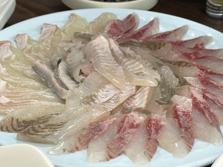  부산 사상역 숨은 횟집 맛집, 해산물과 활어회가 일품인 '충무해물 포차'