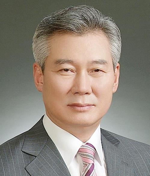 무안항공 참사 원인으로 지목된 사업 당시 공항 공사 <b>손창완</b>... 
