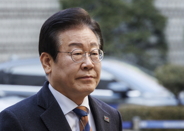 <b>이재명</b>, <b>항소심</b> <b>선거법</b> 위헌제청 신청…與 "재판 지연 꼼수의... 
