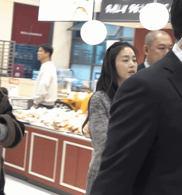 <b>김태희</b>가 이마트에 떴다고? <b>45세</b> 근황 반응 폭발적인 이유