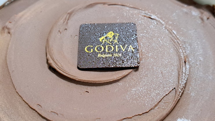 갓디바 GODIVA 솔티 카라멜 케이크를 먹어본 내돈내산 솔직후기 갓디바 GODIVA 솔티 카라멜 케이크를 먹어본 내돈내산 솔직후기