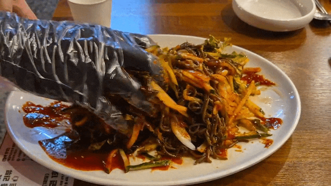  천호 찐맛집, 현백 뒤 부산한치모밀