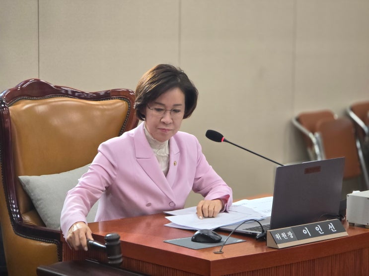 <250121_<b>윤석열 대통령</b> 가족 <b>접견</b>도 막은 공수처, 인륜도... 