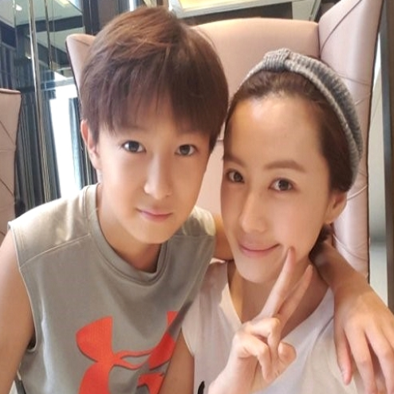 홍은희, 원빈 닮은 첫째 아들과 유준상 닮은 둘째 아들 근황은?