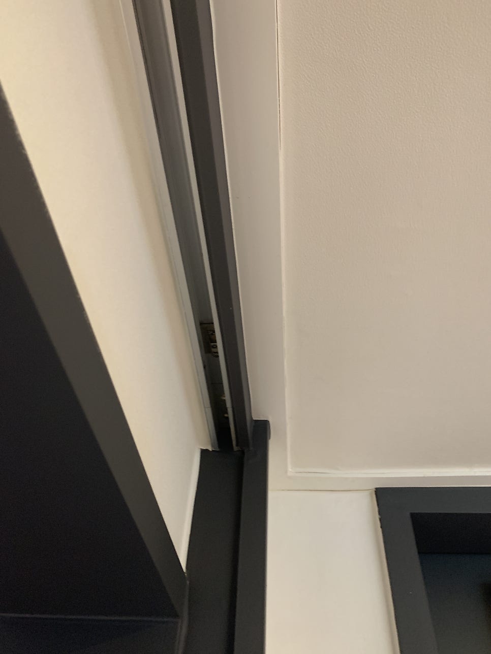동탄 집수리 화장실 슬라이딩 도어 댐퍼 교체 문수리 작업