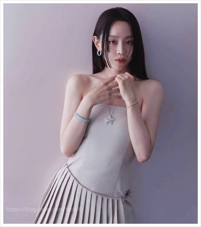 비밀의숲 스타 이준혁 신혜선 8년만의 재회! 넷플릭스 레이디두아에서 명품 사기꾼과 냉철한 형사로 맞붙는다
