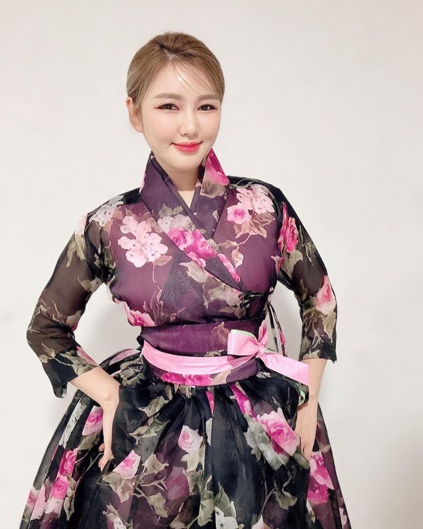 요즘 주목받는 <b>트로트</b> 여신 <b>트로트</b> 퀸 BEST 3! (<b>송가인</b>... 