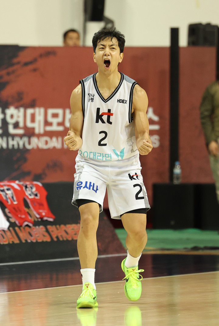 '<b>허훈</b>-배스 55점' <b>KT</b>, <b>현대모비스</b> 꺾고 두 시즌만에 4강 PO... 