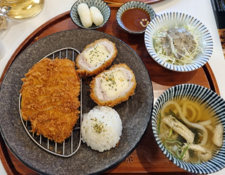  이수역 돈까스 백소정 치즈모듬카츠