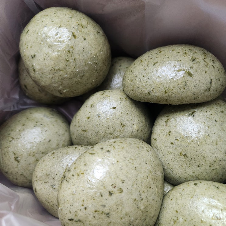  안흥 먹거리 맛있는 찐빵을 먹을 수 있는 '안흥찐빵본점'