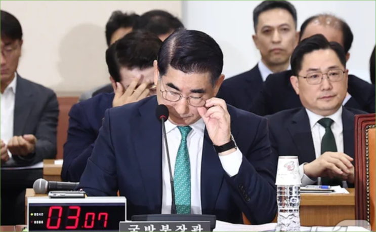 '<b>내란 혐의</b>' 김용현 보석 무산…'혈액암' <b>조지호</b> 전 <b>경찰청장</b>... 