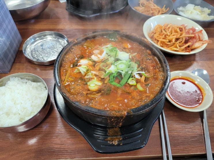 천안 직산 뼈해장국맛집 우두산범얼큰뼈해장국(천안뼈해장국맛집) 천안 직산 뼈해장국맛집 우두산범얼큰뼈해장국(천안뼈해장국맛집)
