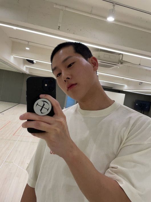 <b>몬스타엑스 주헌</b>, 오늘 육군 만기 <b>전역</b>…1년 6개월 간의 군... 