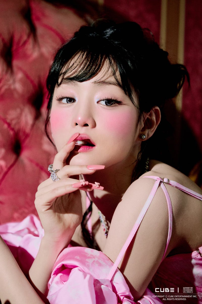 민니 HER 뮤비 패션 스타일