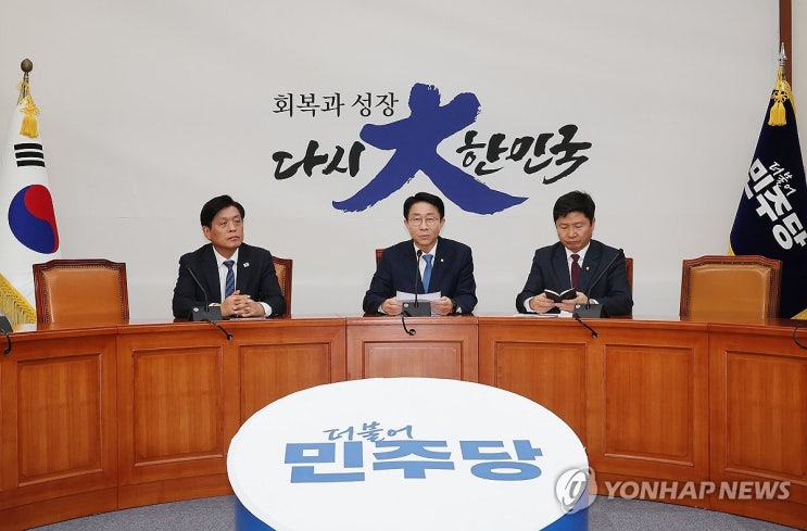 '<b>트럼프 측근</b>' 플라이츠 "<b>트럼프</b>, <b>북한</b>과 조만간 접촉 판단"