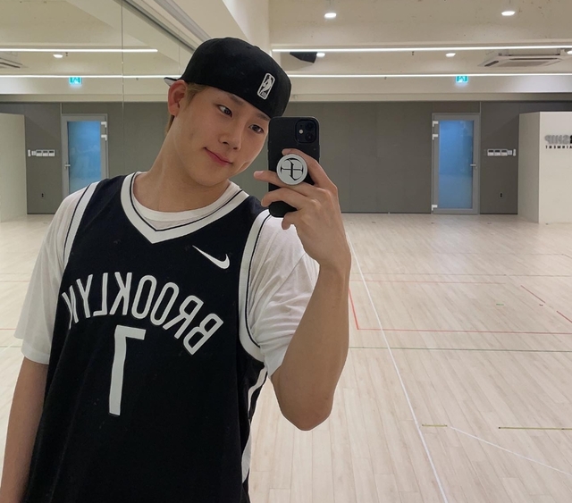 <b>몬스타엑스 주헌</b>, 오늘(23일) 만기 <b>전역</b>…팀 내 세 번째 군필자