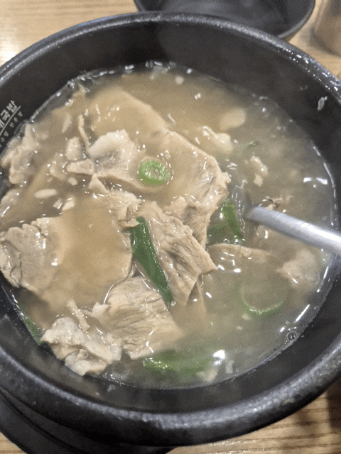  신사) 수육국밥이 맛있는 가마솥 순대국밥