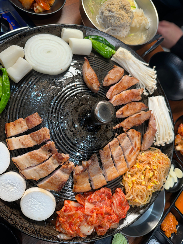  신림맛집 배불뚝이네솥단지삼겹살