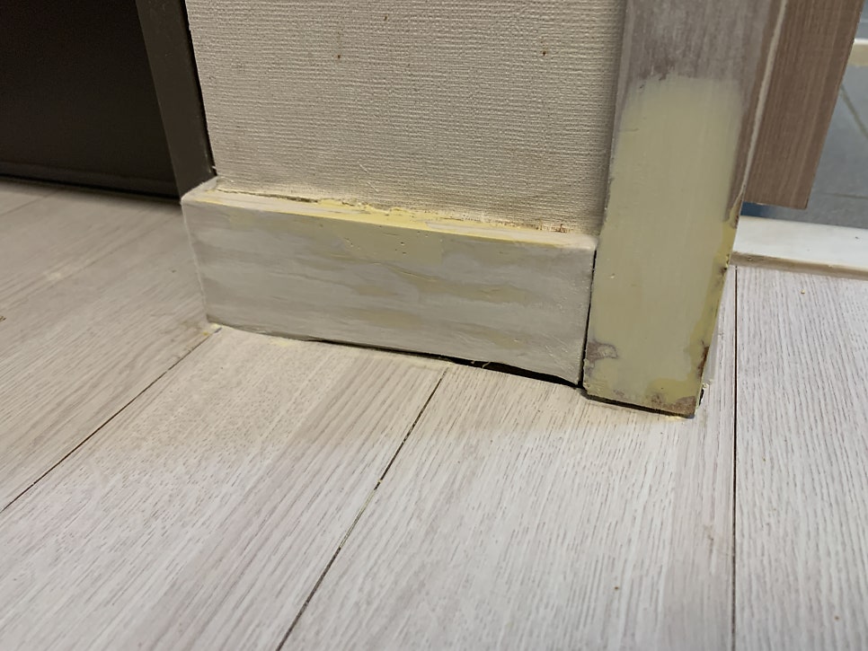 걸레받이몰딩깨짐복원 필름부분보수복원업체