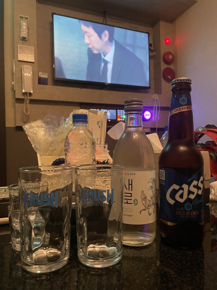  홍대 프라이빗 노래방 룸 술집 파레스