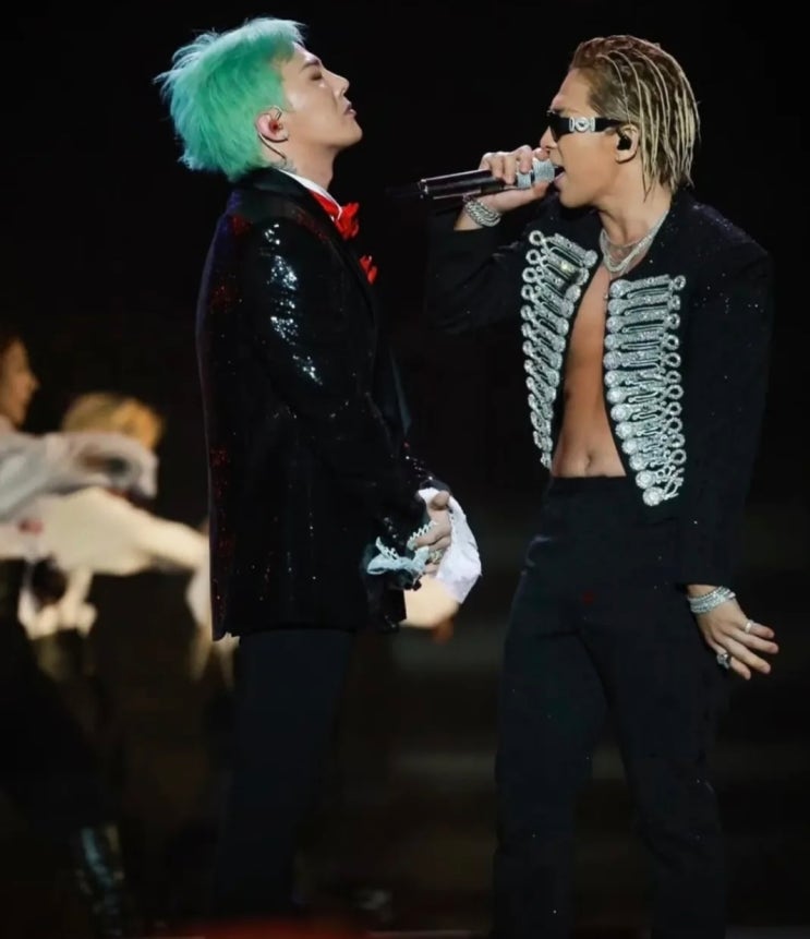 <b>지드래곤</b> & 태양, <b>프랑스</b> '라 데팡스 아레나' <b>공연</b>..... 