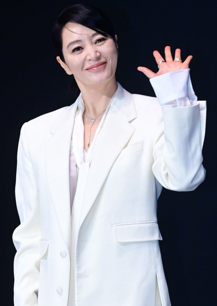 <b>김혜수</b> 체중조절 실패 못생김 고백한 이유 <b>트리거</b> <b>인터뷰</b> 근황