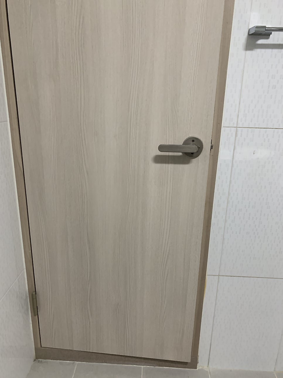화장실문보수 욕실문 구멍 원상복구