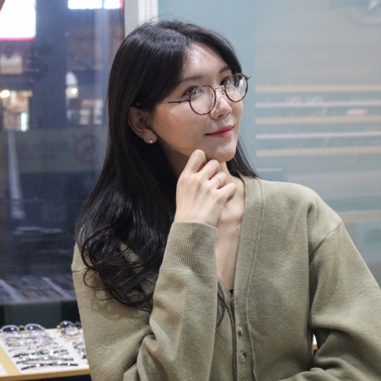  안네발렌틴 포에버 M5 여자 명품 안경 (착샷, 위례 안경점)