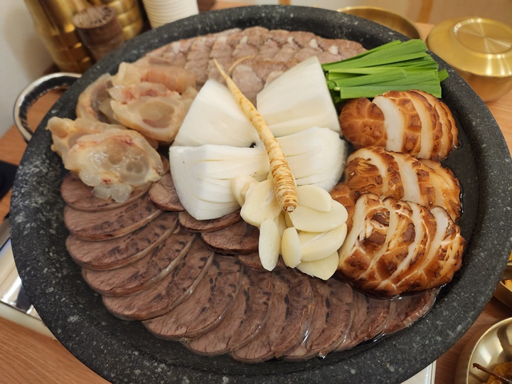  송도맛집 제대로 된 한식은 동남집 송도커넬워크점