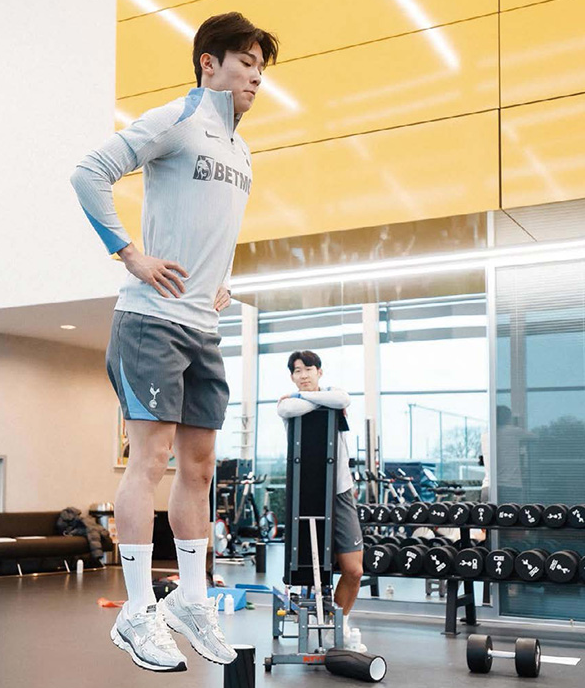 ‘캡틴’ <b>손흥민</b>과 ‘슈퍼 루키’ <b>양민혁</b>