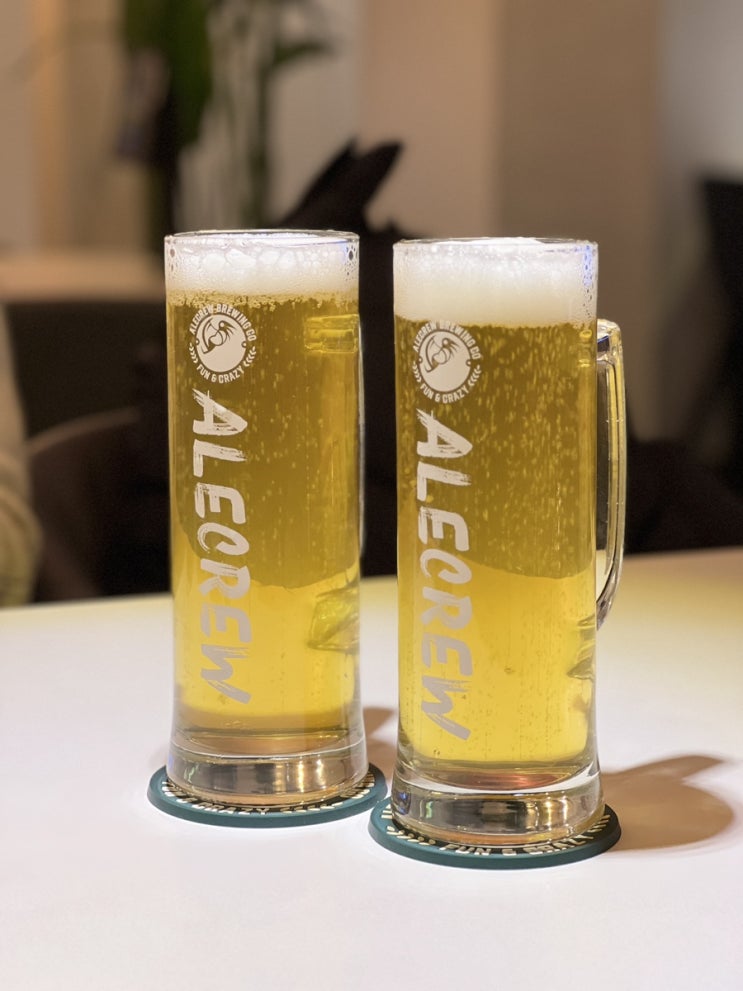  다양한 수제맥주를 즐길 수 있는  분위기 좋은 신촌 맥주 맛집 에일크루브루잉 신촌점