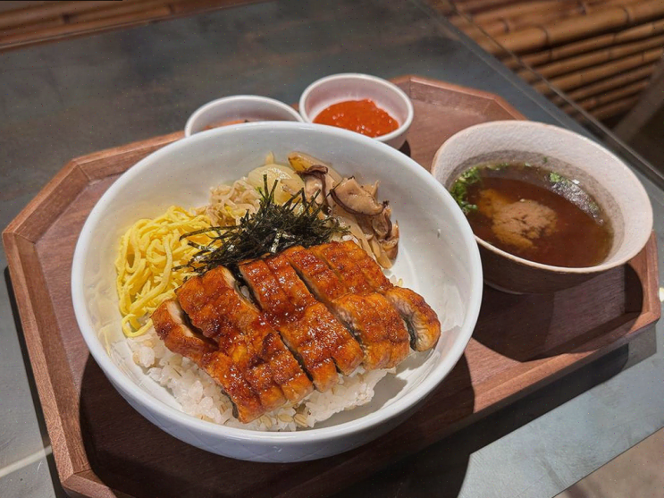  프리미엄 장어 비빔밥, 종로의 오치교반 추천!