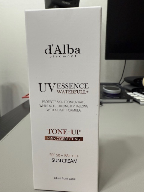  [광고]사계절 나의 최애 선크림  (달바 워터풀 톤업 선크림 SPF 50+ PA++++)