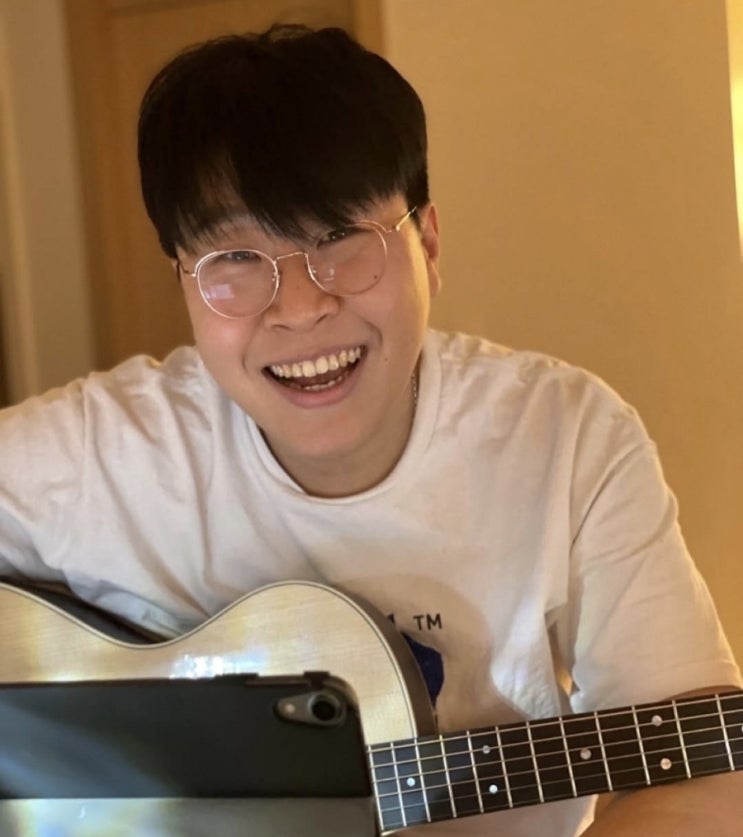 <b>피식대학 이용주</b>, 깜짝 <b>결혼</b> 소식 공개! 예비신부와의 특별한... 
