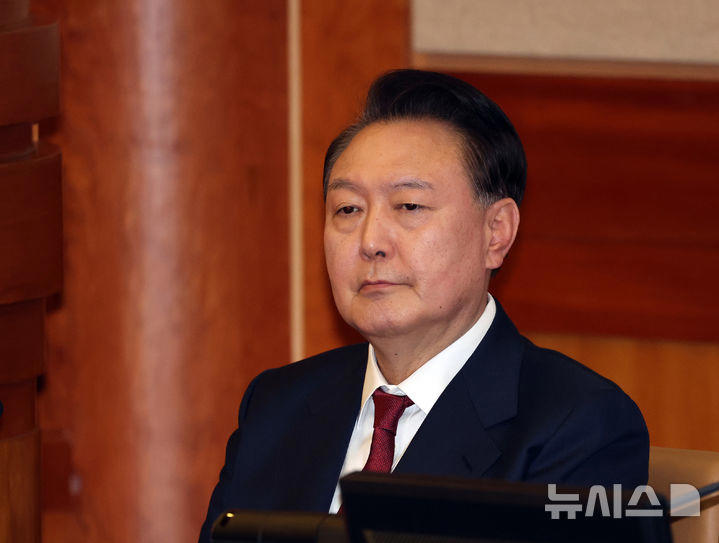 법원, <b>윤</b> <b>구속연장 불허</b>…<b>윤</b> 측 "<b>대통령</b> 즉시 석방하라"(종합)