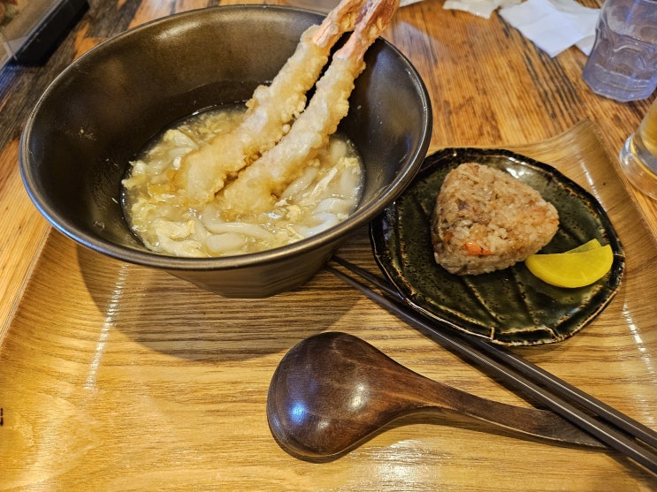  알고보니 줄서서 먹는 일본 도쿄 우동맛집 하카타 우동 간베이 지다몬점