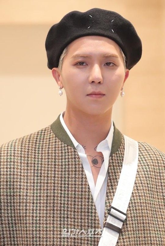 핫이슈 <b>송민호</b>, ‘<b>그림 소송</b>’까지… “<b>2500만원</b>에 샀는데 못... 
