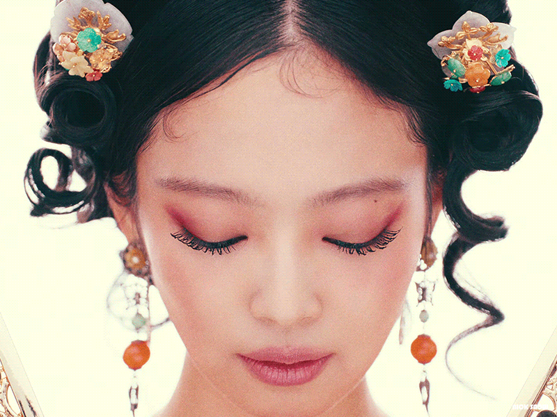 케이팝 선덕여왕의 한국적 오리엔탈리즘 블랙핑크 제니 ZEN 젠 뮤비 공개 움짤&가사 해석 (ft.신라시대 원화를 모티브로한 신라  금관장식을 착용한 제니) : 네이버 블로그