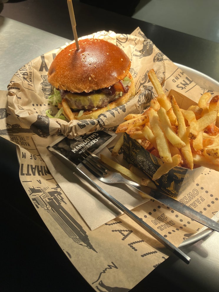 벨기에 루벤, 예쁜 수제 버거 맛집 - Manhattn's Burger 벨기에 루벤, 예쁜 수제 버거 맛집 - Manhattn's Burger