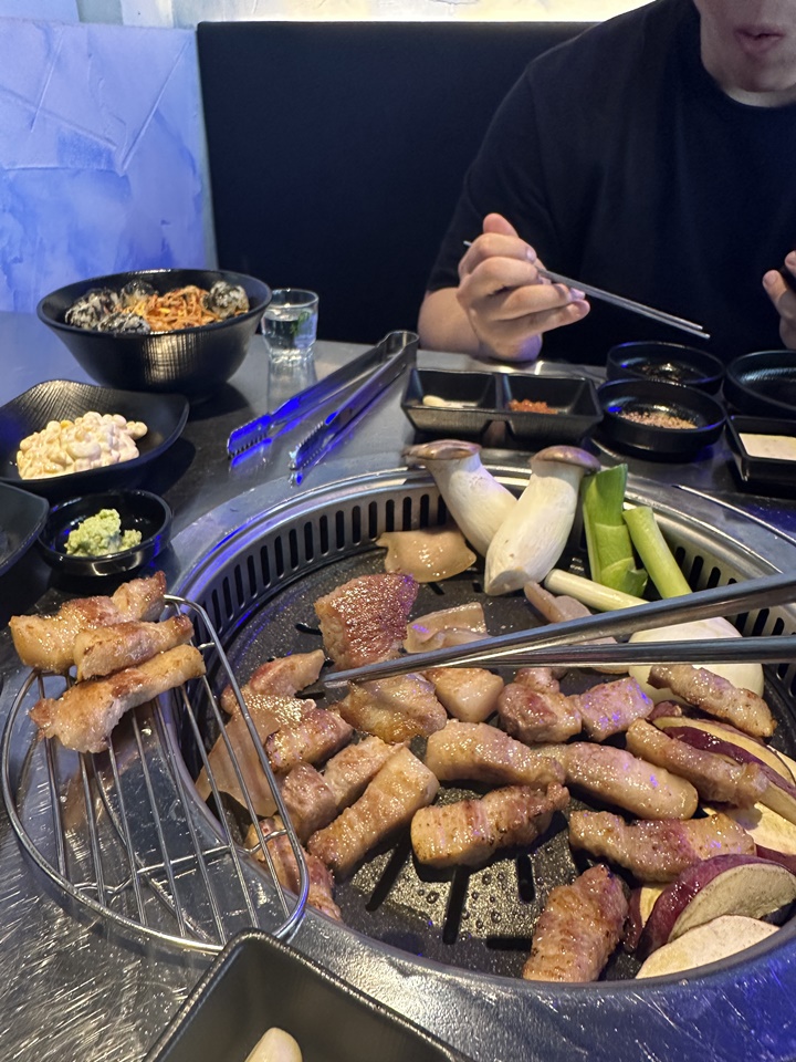  대구맛집 미나리와 삼겹살 찐으로 맛있는 93집 구워주는삼겹살 신월성본점