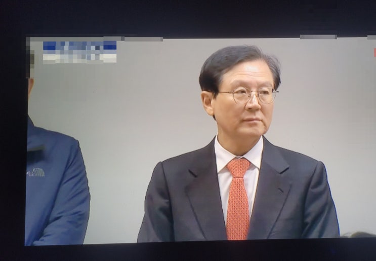 <b>윤석열 대통령</b> 측 <b>윤갑근 변호사</b>, 공수처 <b>대통령</b> 체포가... 