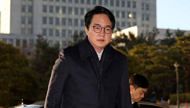 윤석열 <b>대통령 구속기소</b> vs 석방후기소 검찰의 선택은?... 