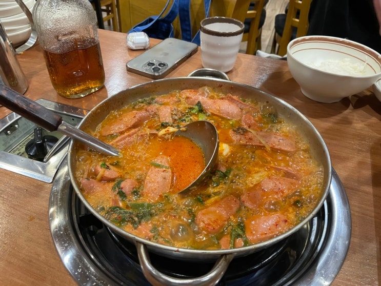  홍대맛집 추천 ! 밥과 라면 무한 리필에 퀄리티 좋은 가성비 맛집, 홍대부대찌개