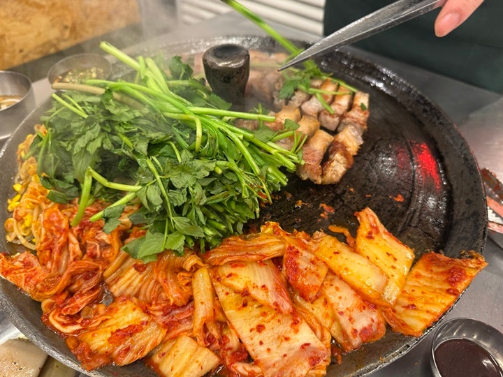  정왕동맛집 솥뚜껑 고기 제대로 즐기는 목구멍 시흥점