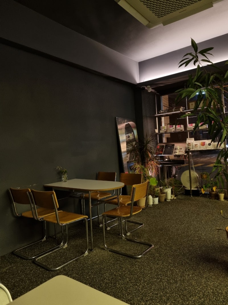 토끼의 카페 기행 684] 양재역 카페 두바이 초콜릿 디저트 맛집 리플렉트커피 로스팅 랩 : 네이버 블로그